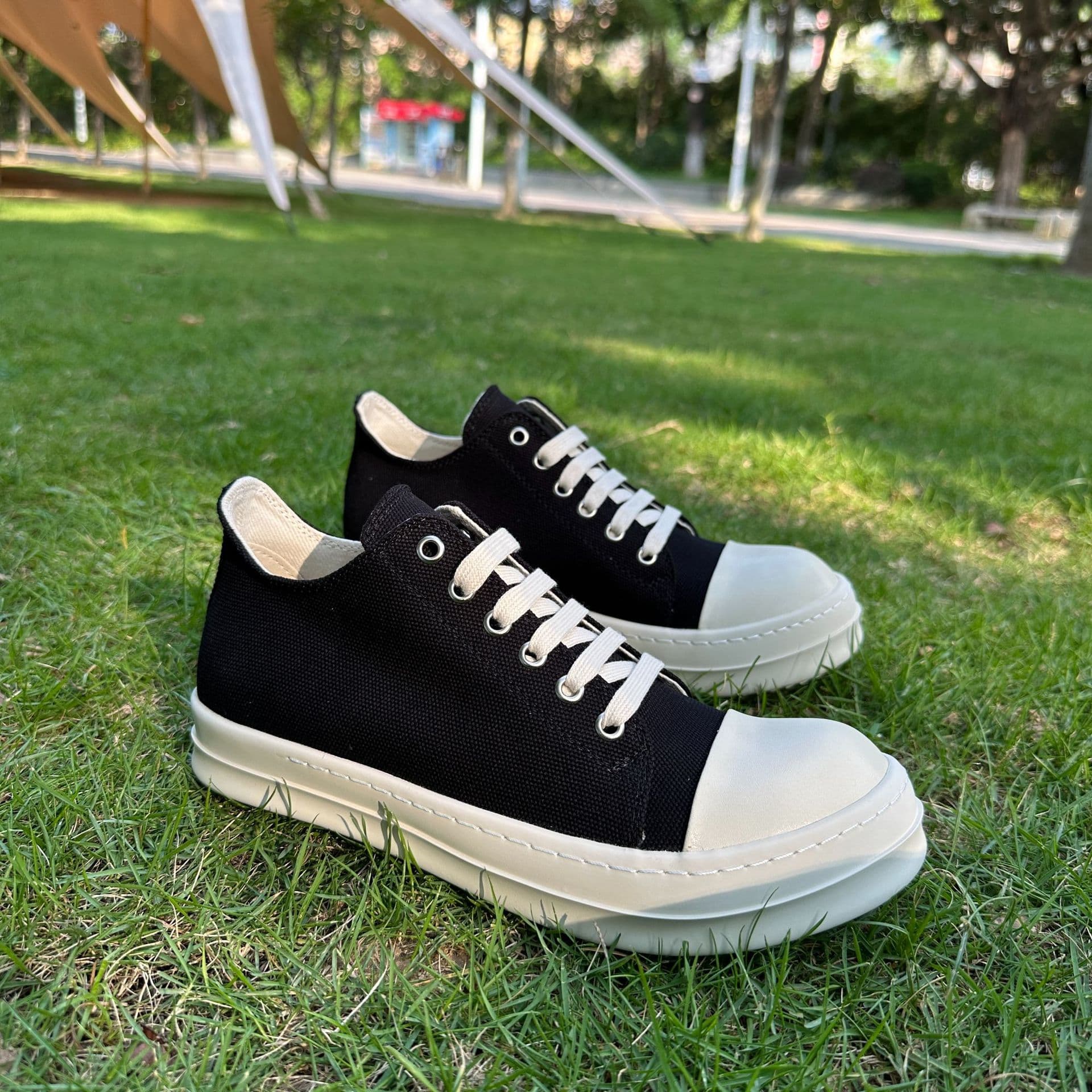 RO Low-Top Men's Casual Sports Canvas Shoes, Thick-Soled Unisex Lace-Up Black and White Board Shoes, Fashionable Canvas Shoes for Men and Women