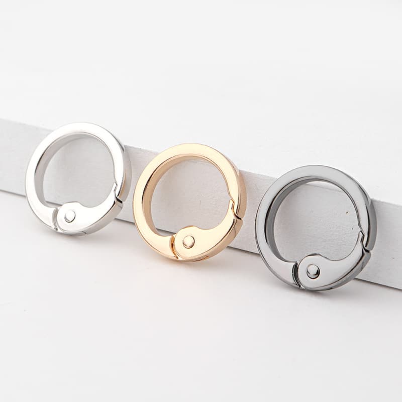 New Alloy Spring Ring Keychain Silver Metal Car Key Ring for Men Plush Women Bag Charm Decoration Accessories
