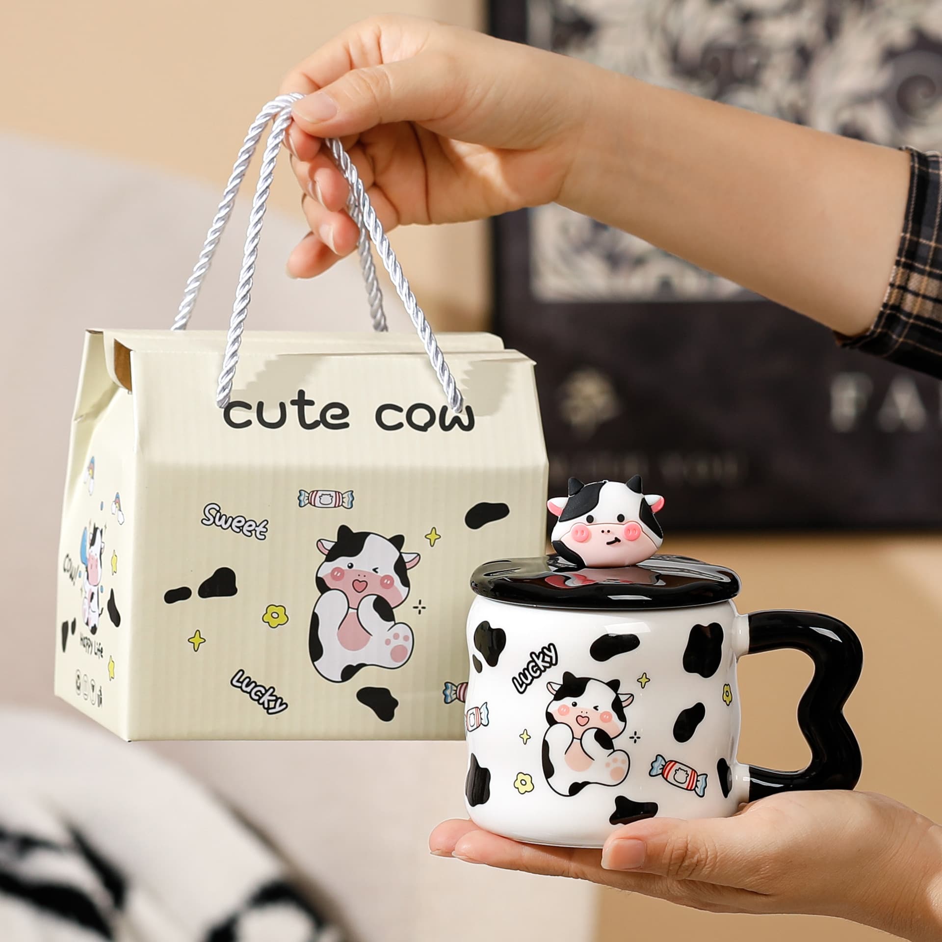 Adorable Cow Ceramic Mug with Lid and Spoon, Creative Water Cup for Home Breakfast Coffee Cup Couple Mug
