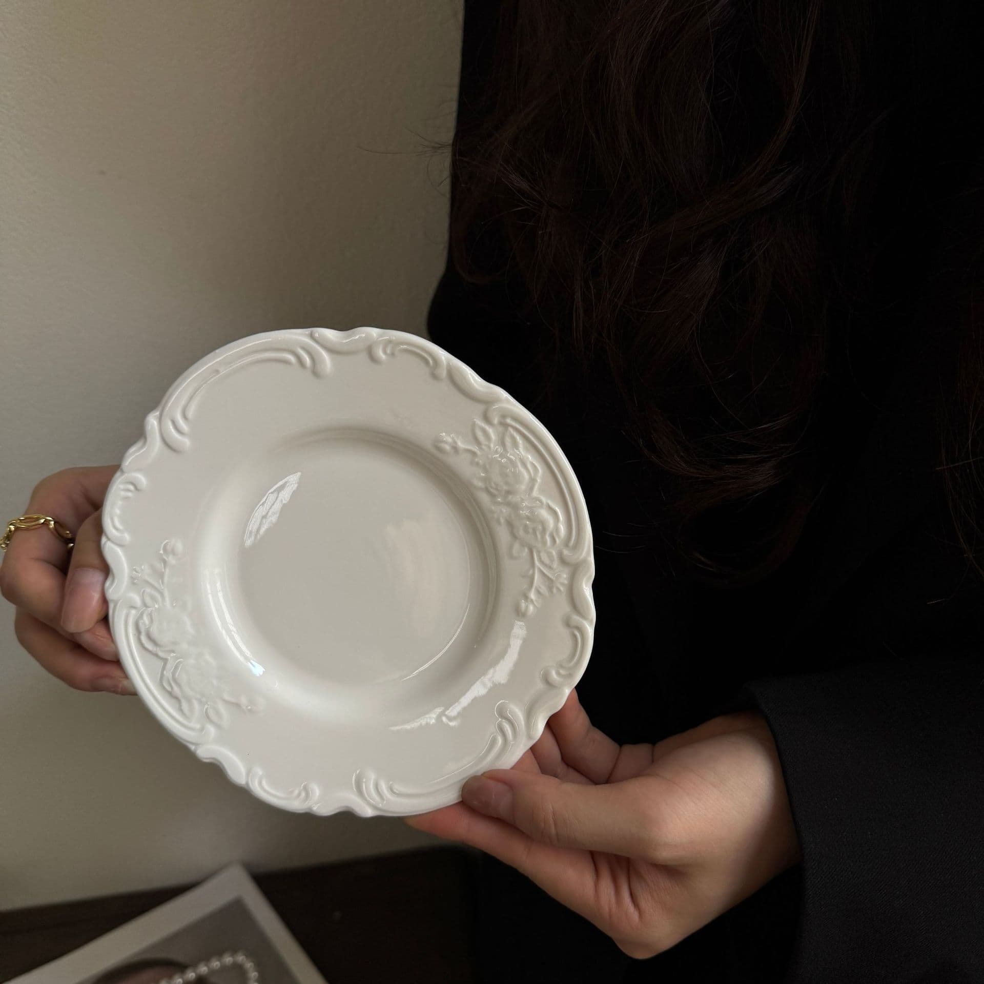French Vintage Heavy Craft Rose Relief Ceramic Western Porcelain Plate Coffee Cup Saucer Series Dessert Plate Wholesale