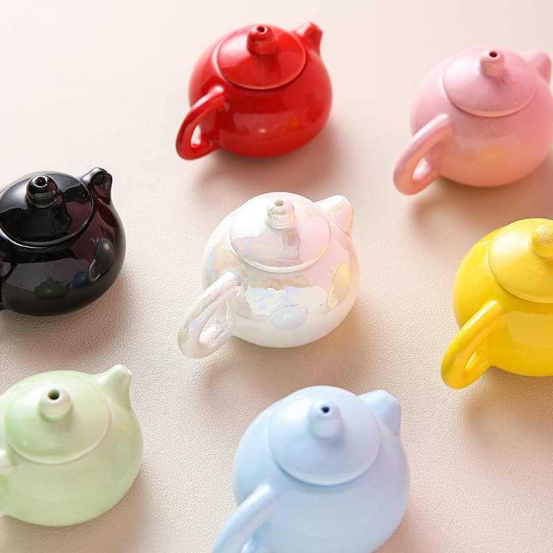Colorful mini porcelain small teapot with water-dispensing milk tea lid accessory with openable lid modern simple style tea pet