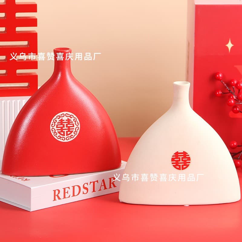 Chinese-style red ceramic vase with red fruit, wedding festive decoration, new home housewarming gift, plain embryo vase ornament