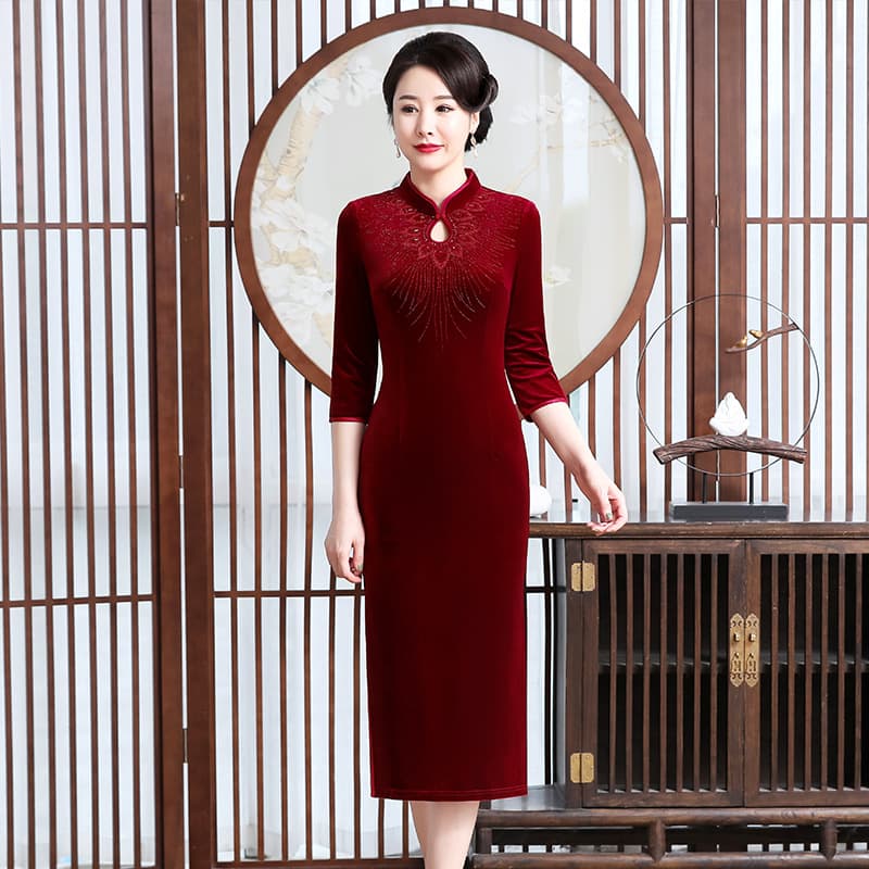 Spring Autumn Winter New Chinese Style Velvet Cheongsam Beaded Dress for Mother's Wedding Red Split Gown Runway Dress