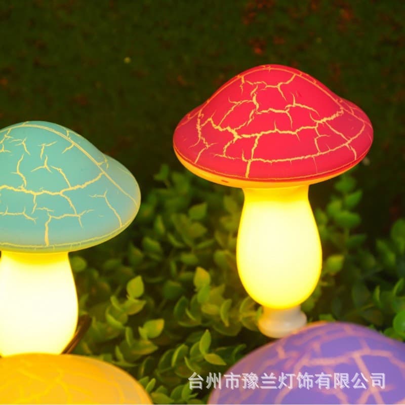 New Solar Outdoor Colorful Mushroom Garden Light Waterproof Sunproof Cracked Mushroom Lawn Light