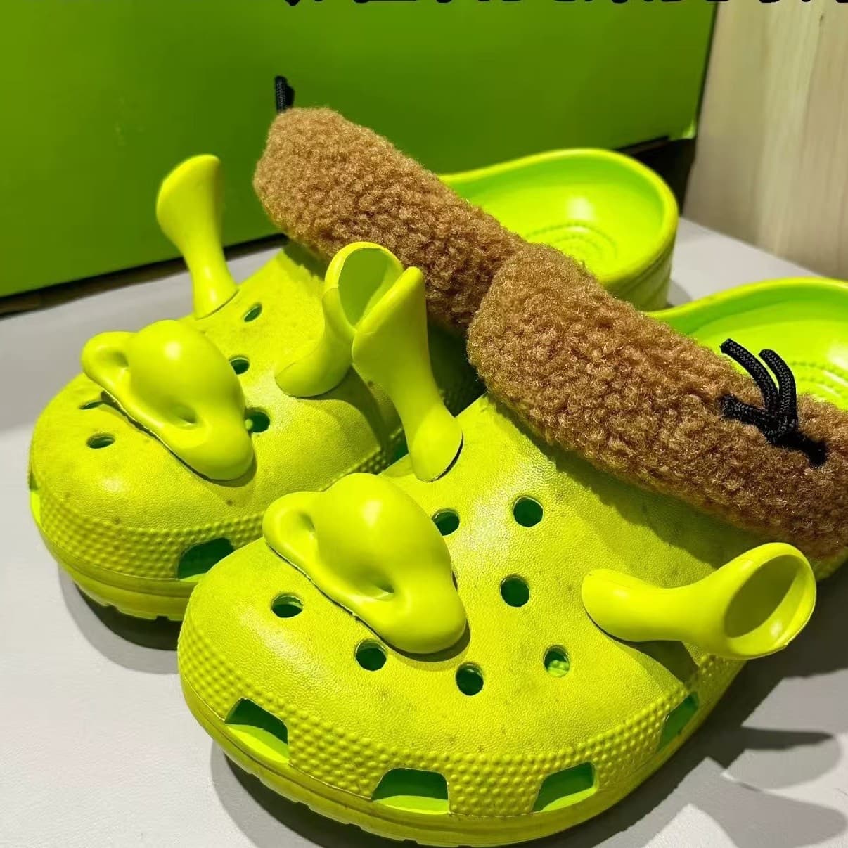 Monster Star Clogs, New Style for Men and Women, Outdoor Breathable Casual Beach Shoes, Closed-Toe Slippers, Sandals