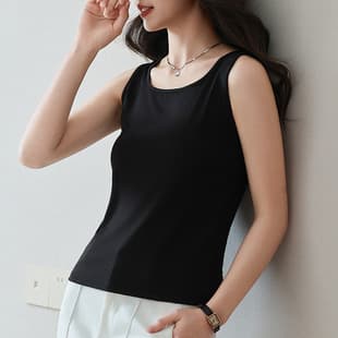 Women's Solid Color Sleeveless Square Neck Tank Top, Layering Top, Slim Fit, Spring and Summer.