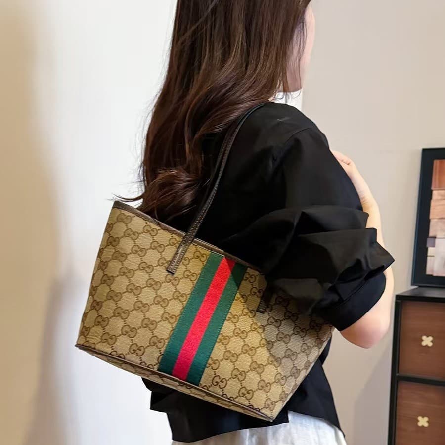 New Crossbody Bucket Bag for Women, Handheld and Shoulder Bag, Lightweight Printed Bag, Casual Versatile Single-Shoulder G-Small Tote Bag