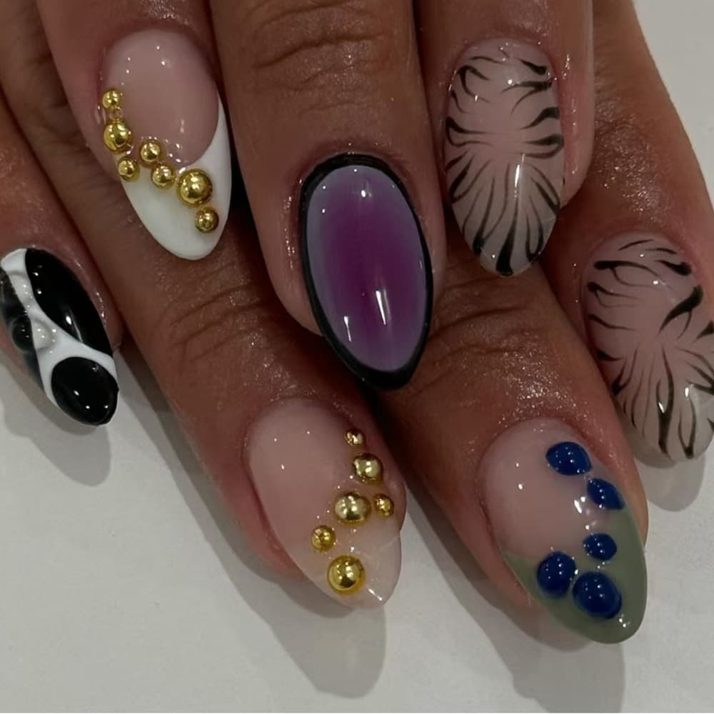 Personalized Light Luxury Diamond-Studded Nail Stickers French Retro Short Finished False Nail Stickers High-End Spicy Girl Nail Stickers