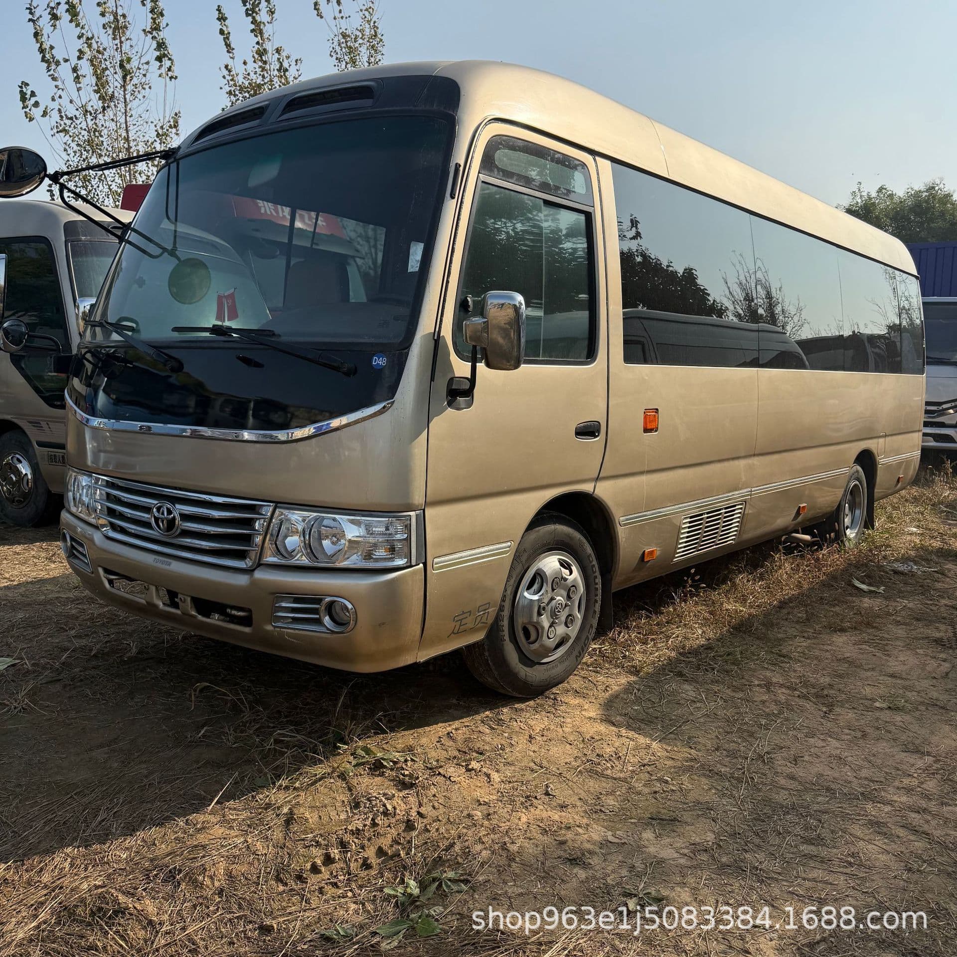 Cross-border export of Toyota Coaster minibuses with 14-23 seats; 14-seat Toyota Hiace (6 seats)