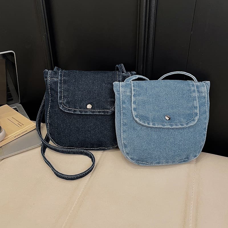 2026 New Denim Flap Crossbody Bag Korean Casual Versatile Spring Phone Bag Artistic Trendy Shoulder Bag
