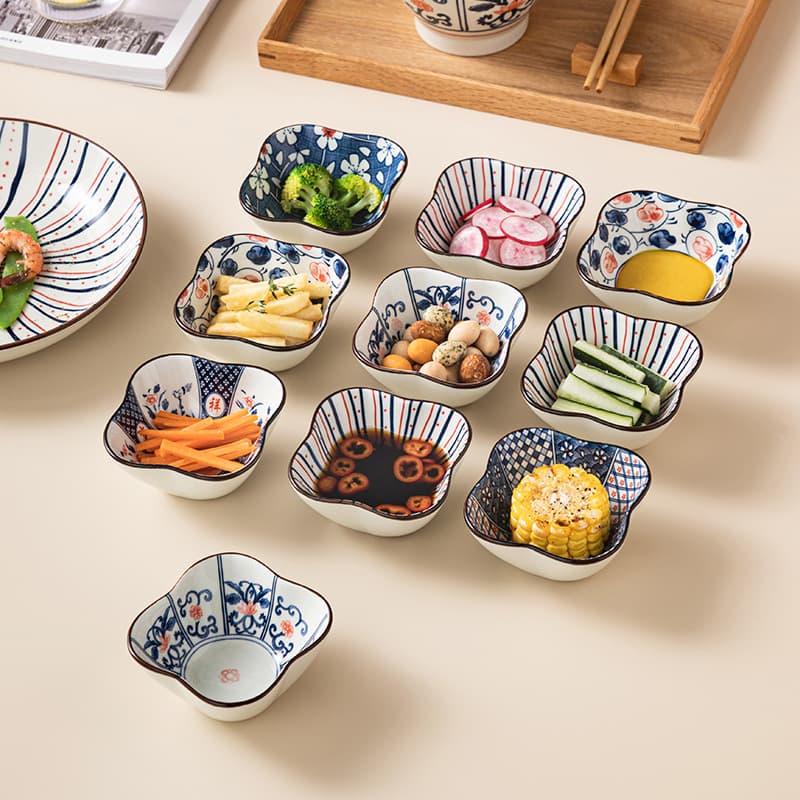 Japanese Retro Glazed Ceramic Flower-Shaped Bowl, Large Capacity for Home Restaurant Sauce Hotpot Dish Snack Dip Plate