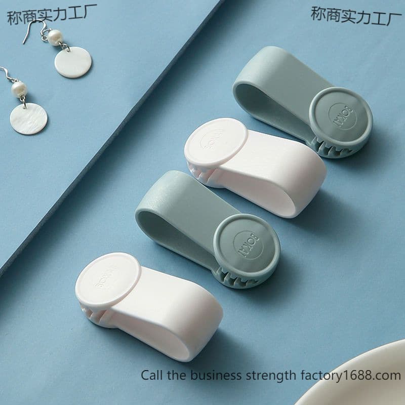 Bed Sheet Grippers Non-Slip Mattress Clips Needle-Free Home Use Quilt and Sheet Fasteners