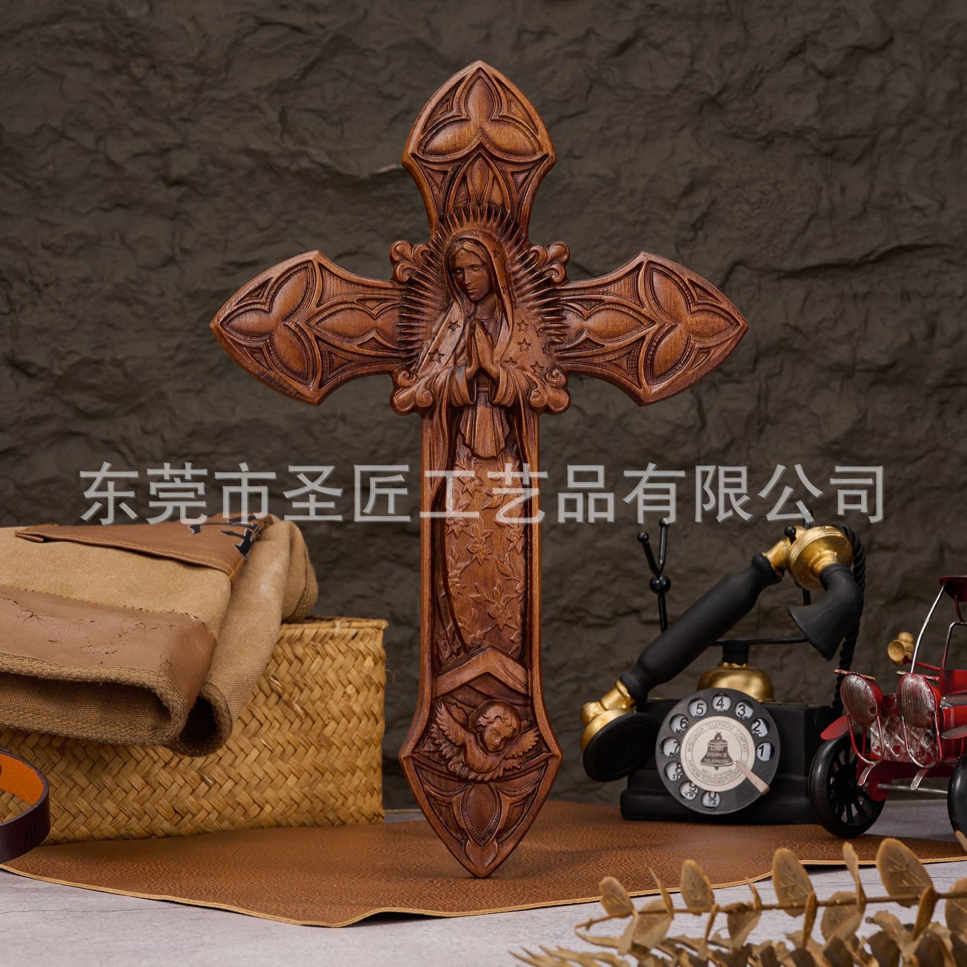 Guadalupe Cross Craft Pendant, European and American Classic Vintage Cross Sculpture, Indoor Home Scene Decoration