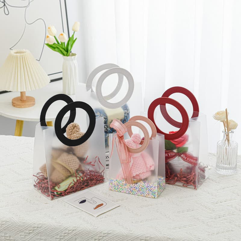 Spot PP plastic gift bag translucent frosted handbag ins style wedding gift bag wholesale gift