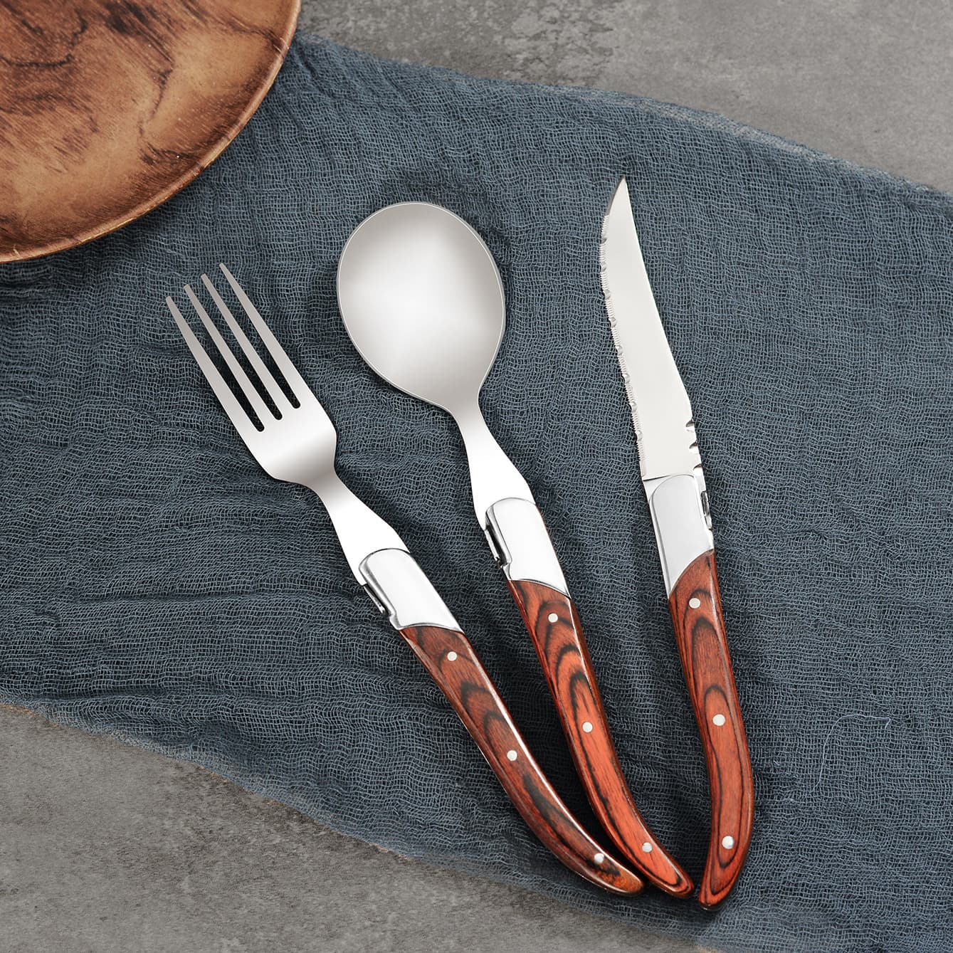 Colored wood steak knife and fork Western cutlery set, wood-handled serrated steak knife for restaurant and home use