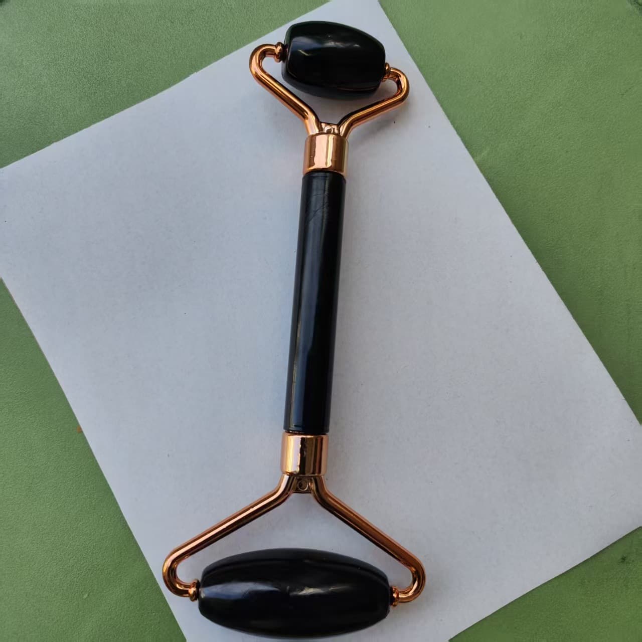 Heart-shaped Gua Sha Board Rose Quartz Roller Massager Set Facial Beauty Board Double-head Roller Massager