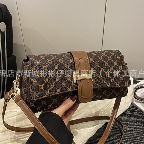 Retro fashionable handbag for women 2025 spring new style simple trendy shoulder underarm bag crossbody bag for women