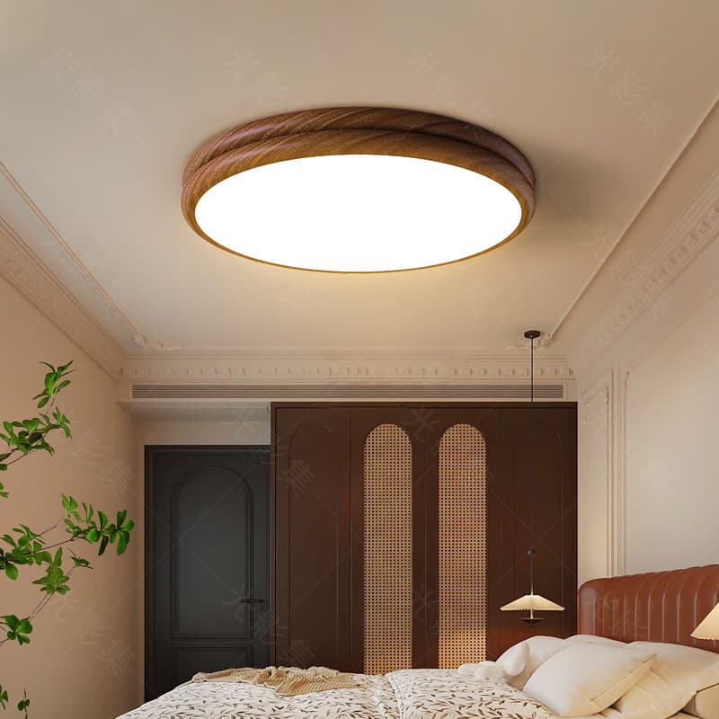 New French retro bedroom lamp Japanese style medieval wood style master bedroom 2026 popular American master room lamp