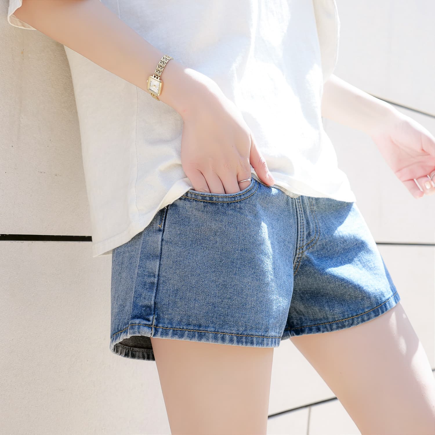 Yun 18 Summer New Maternity Shorts 3/4 Denim Jeans Fashionable Supportive Belly Panel Maternity Denim 809