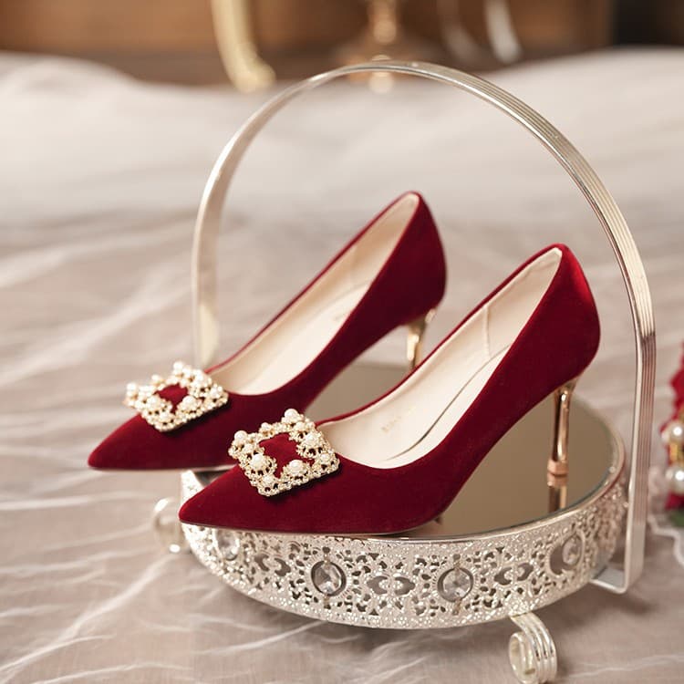 High-Heeled Wedding Shoes Bridal Shoes Xiuhe Main Wedding Dress 2025 New Burgundy Velvet Pearl Square Buckle Stiletto Wedding Shoes