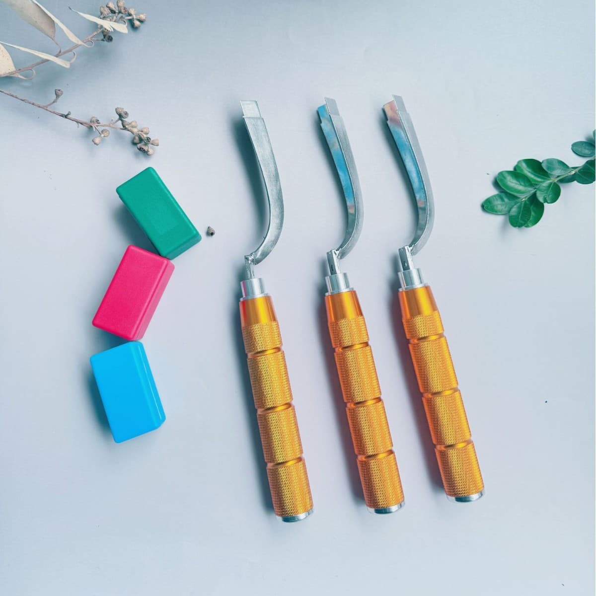 Rubber tapping knife rubber tree rubber tapping knife V-shaped fat pine oil tapping knife aluminum alloy rubber knife knife cutting knife