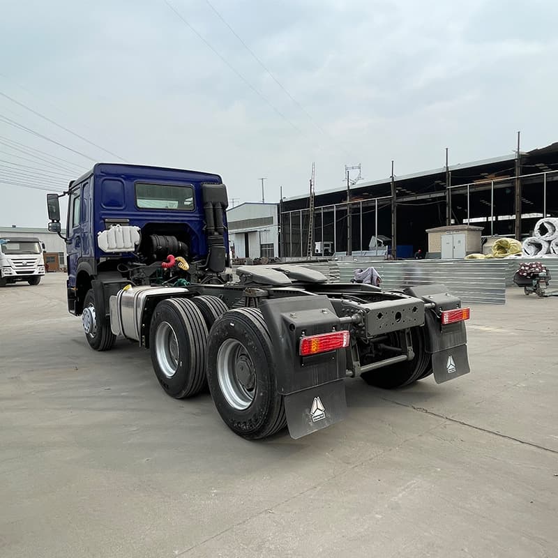 Sale Howo Rear Eight-Wheel Tractor Truck, Dual-Drive Cargo Transport Truck Head, 375 HP Tractor Truck