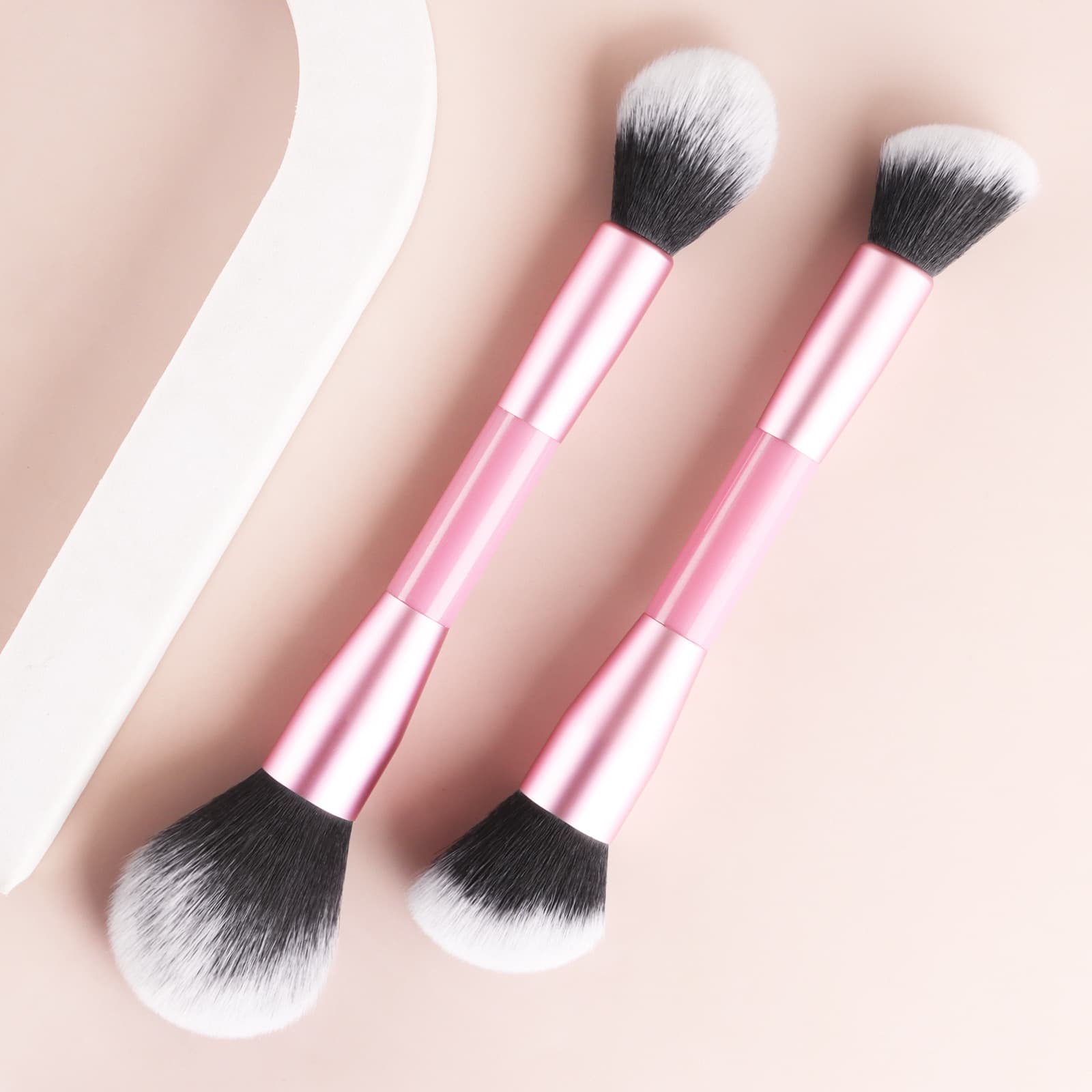 Double-ended blush powder brush, 2 pack, pink long-handled soft-bristled makeup brush, non-eating powder makeup brush, even makeup brush