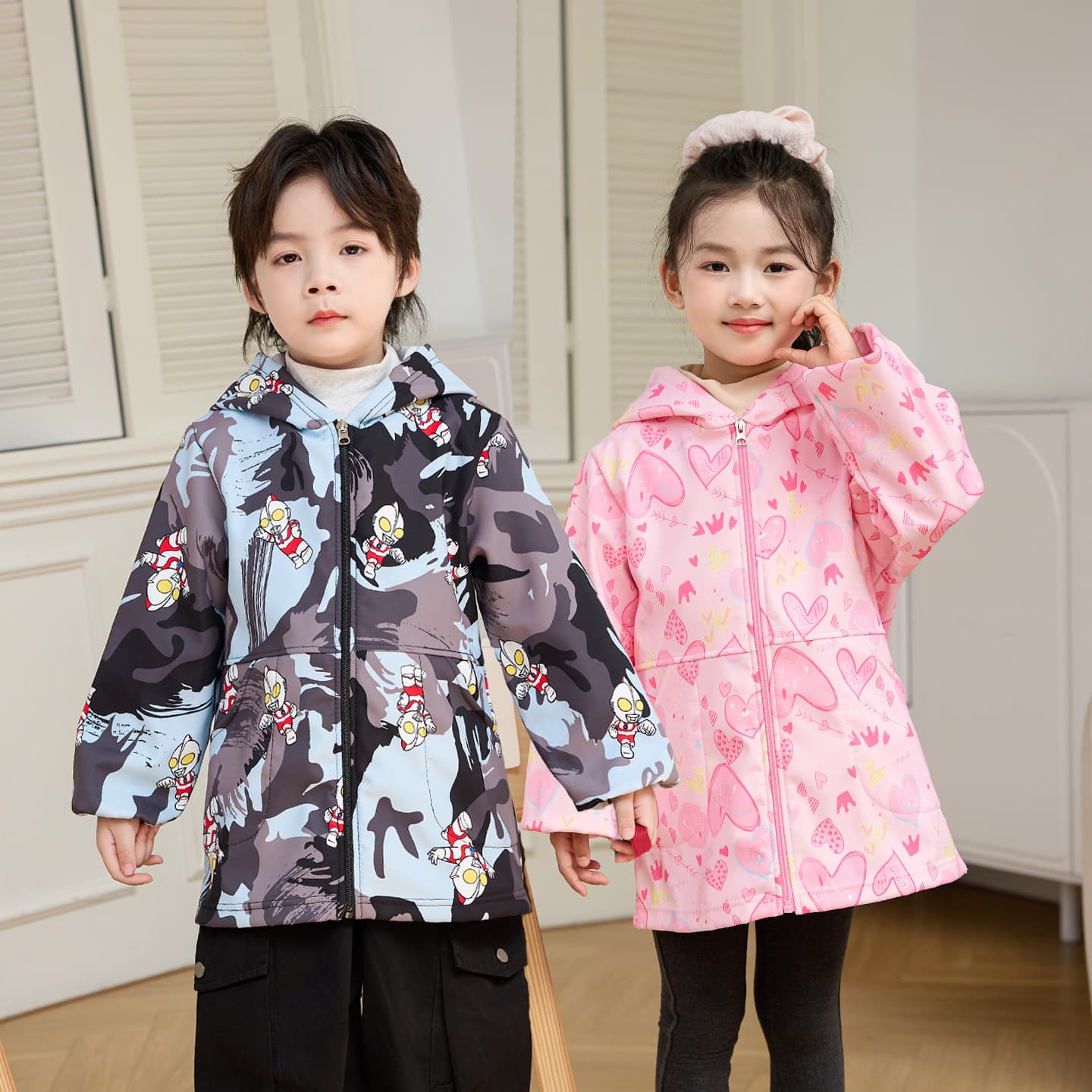 Children's waterproof coveralls for boys and girls, down jackets, anti-dirty protective clothing, baby eating aprons, kindergarten painting clothes, hooded