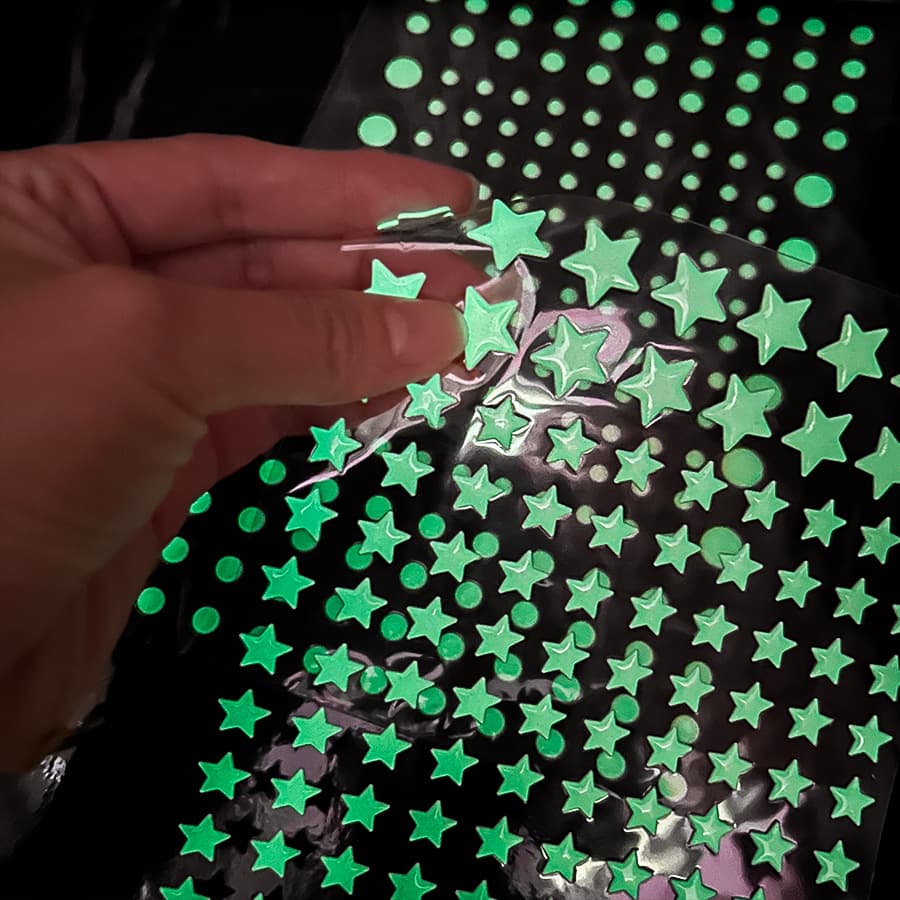 Spot cross-border self-luminous star dot luminous stickers fluorescent green hand account party decoration kindergarten self-adhesive wall stickers