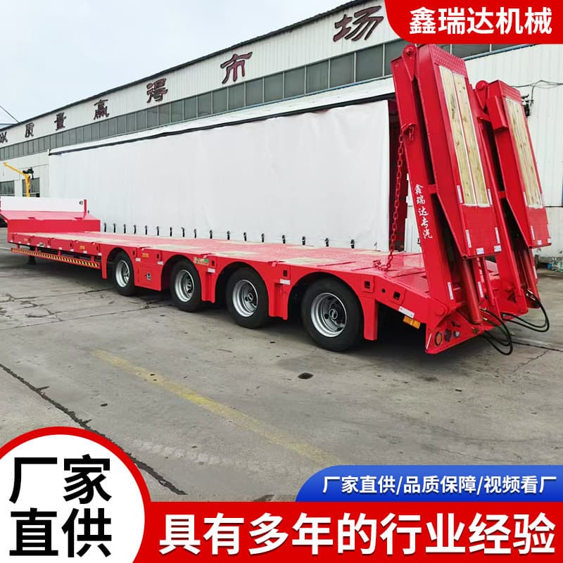 Export three-axle low-bed semi-trailer, heavy machinery transport vehicle, double-section hydraulic ramp flat hook machine board vehicle