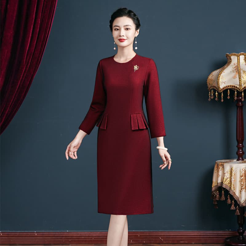 2025 Autumn New Mother's Outfit, Wine Red Ruffle Elegant and Graceful Mother-in-Law Wedding Banquet Formal Dress, One-Piece Drop Shipping