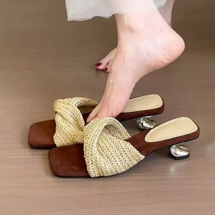 French Retro Square-Toe Woven One-Strap Slides for Women 2026 Summer New Vacation Style Open-Toe Sandals to Match Dresses