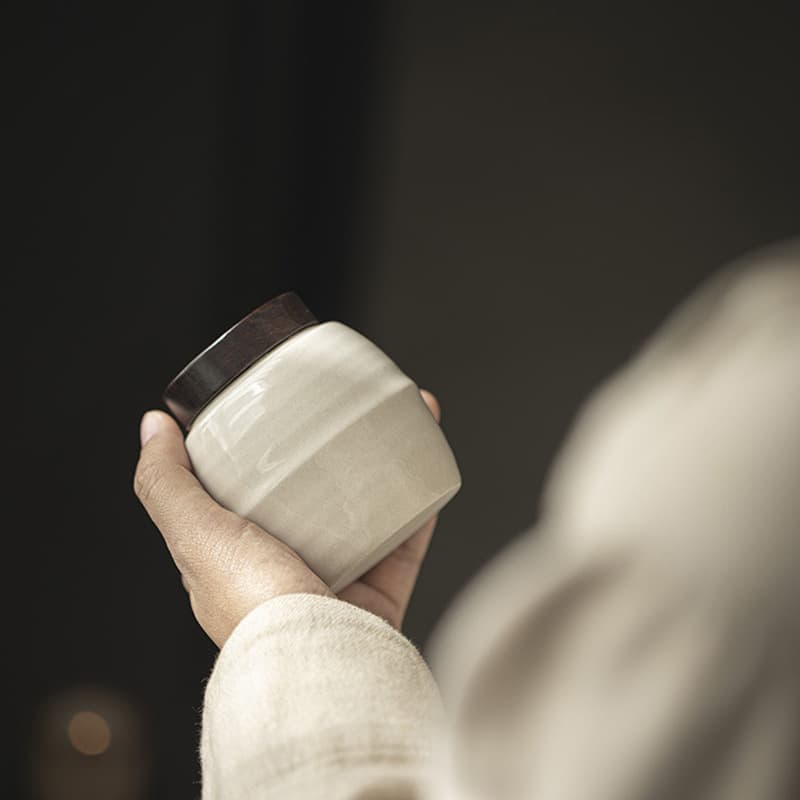 Plant Ash Incense Powder Jar with Sandalwood Lid, Small Sealed Jar, Chinese Vintage Incense Ceremony Tea Ceremony Moisture-Proof Storage Jar, Custom Logo