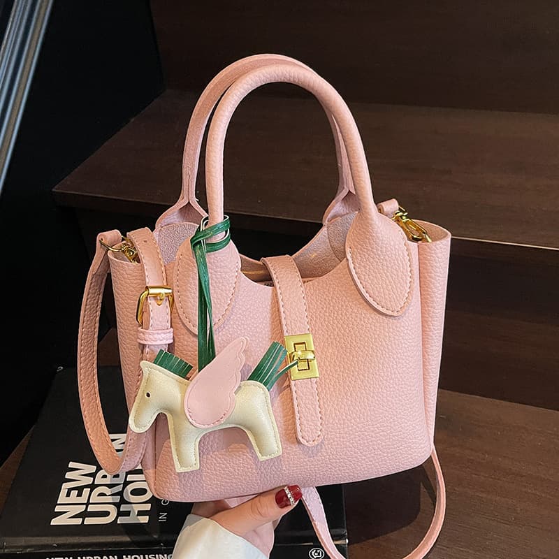 Korean-style trendy lychee-textured simple bucket bag, fashionable and versatile high-end commuting crossbody mother-child bag
