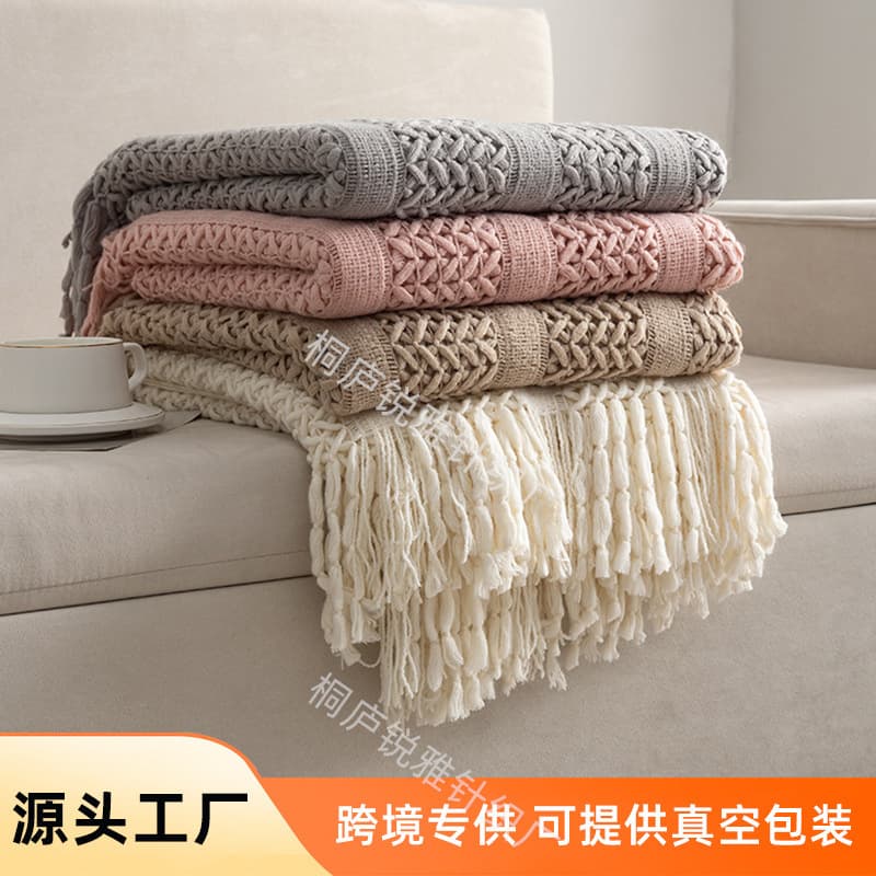 Nordic Sofa Throw Blanket Knitted Blanket for Hotels, Bed End Decorative Blanket with Hollow Design