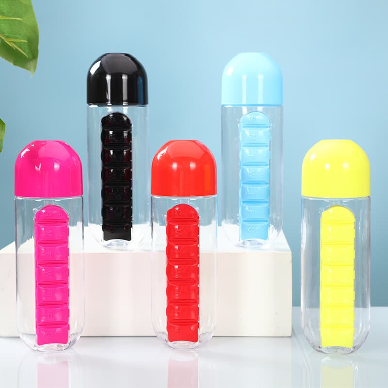 Manufacturer Supply 600ml Plastic Cup 7-Day Pill Box Water Bottle Creative Detachable Capsule Pill Portable Storage Cup