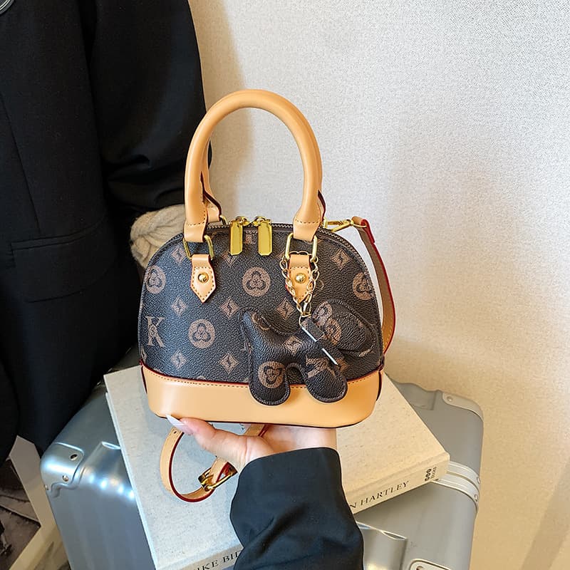 2025 new shell bag, high-end printed hand-held cross-body bag, versatile bag, this year's popular women's cross-body bag