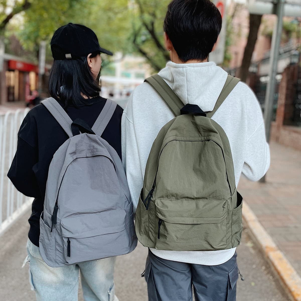 Japanese-style solid color backpack for male college students, versatile and minimalist travel backpack, large-capacity laptop backpack for female high school students