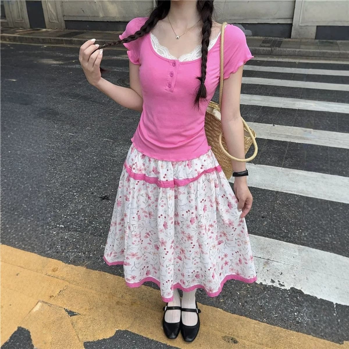 2026 Summer Korean Style Two-Piece Set: Contrast Pink Lace Patchwork Floral Skirt with Short Sleeve T-Shirt