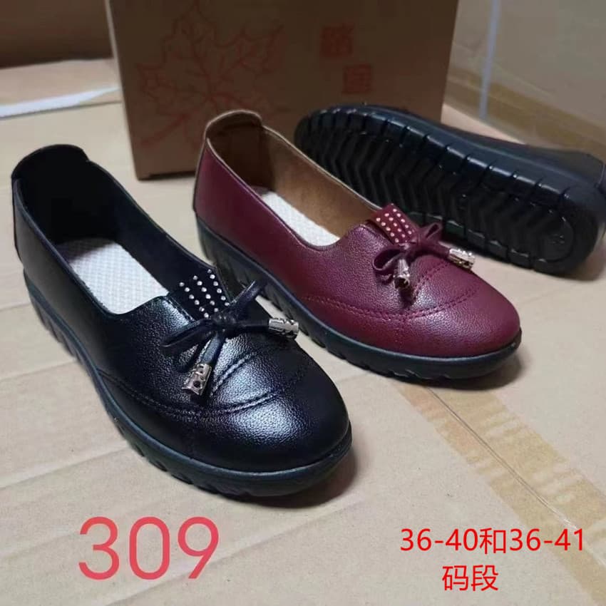 Women's Flat Shoes Leather Upper Sneakers with Appropriate Water Resistance Slip-On Casual Versatile Soft Sole Comfortable Anti-Slip
