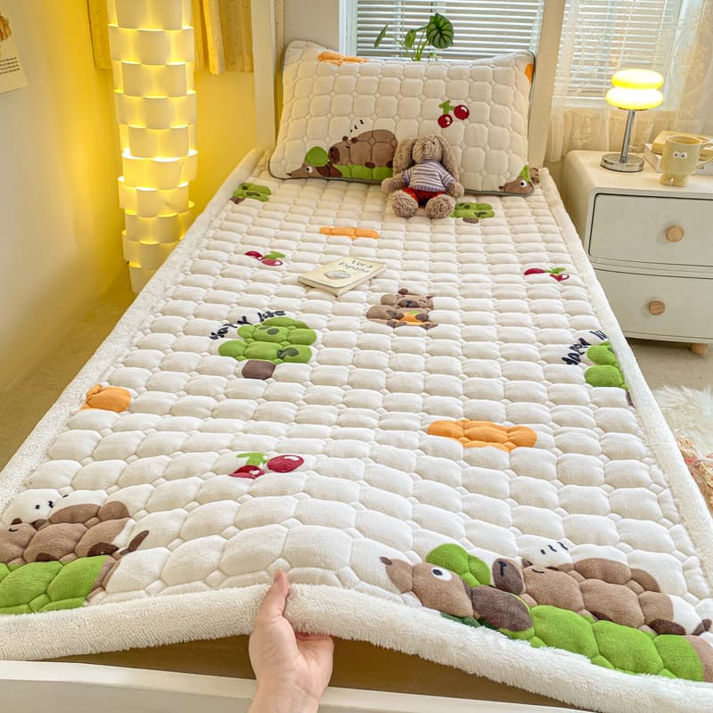 Class A mother-baby grade milk fleece soft mattress autumn-winter foldable washable anti-static student dorm bedding single/double