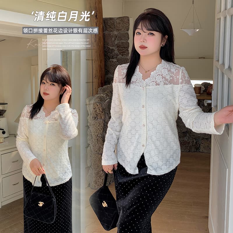 Yinuo plus-size women's French lace V-neck top, winter new sweet style age-reducing slim inner layer 111973.