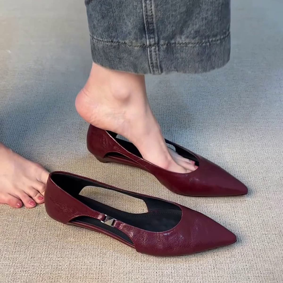 Sheepskin Version~ Hollow Flat Sandals for Women Summer Wear Pointed Toe Open-Toe Shoes Shallow Mouth Absolutely Beautiful High-End Shoes