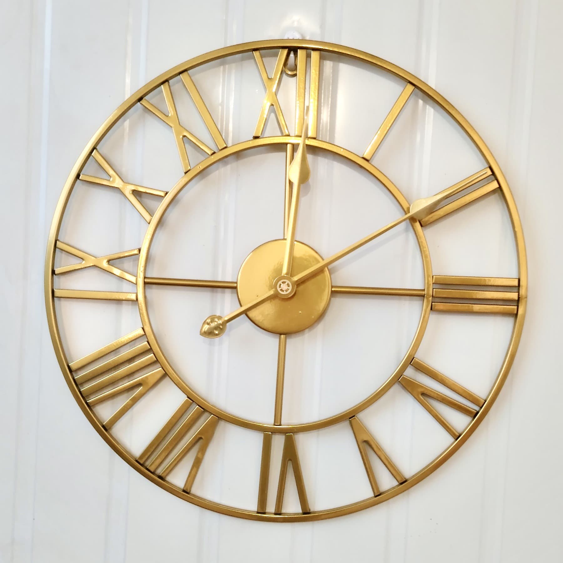 Nordic Roman Numeral Wall Clock, Modern Minimalist Style, Silent Quartz Movement, Iron Art Design for Living Room Home Decoration
