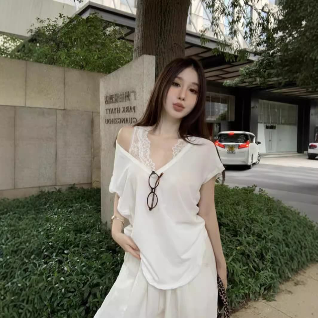 Real shot of 2024 summer hot girl pure lust style lace vest layered loose sleeveless off-shoulder T-shirt two-piece top for women
