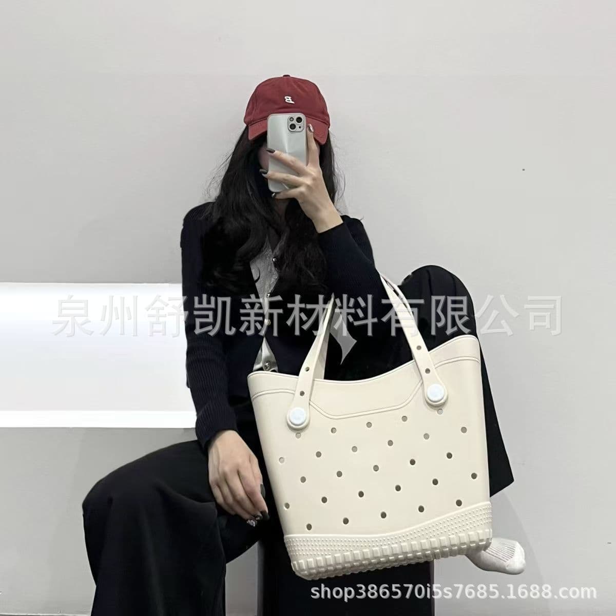 Cr0 Beach Bag Hollow-Out Women's Handbag Large Capacity Easy-To-Clean Waterproof Tote Bag Versatile Hole-In-The-Wall Bag