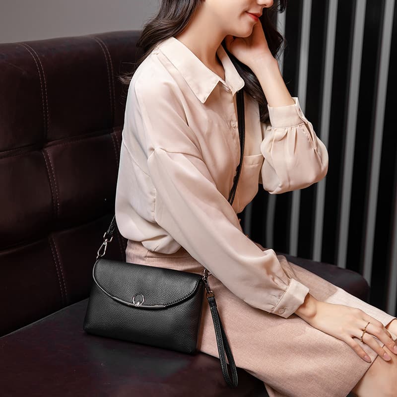 2024 New Fashion Minimalist Middle-aged Mom Crossbody Bag Spring Versatile Phone Bag Soft Leather Women's Shoulder Bag
