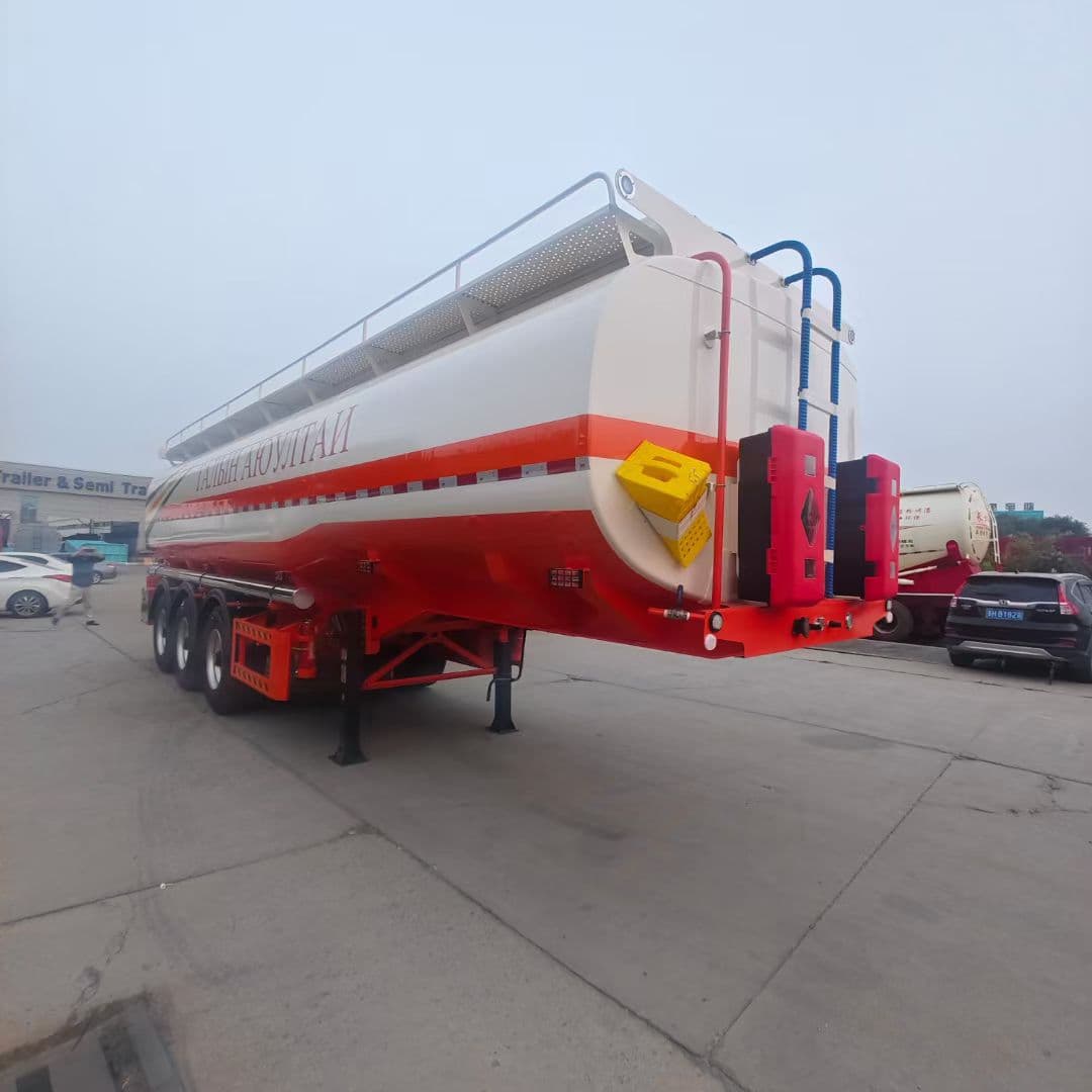 Cross-border export oil transport semi-trailer, 45 cubic meter liquid transport semi-trailer, standard liquid tanker, oil tank semi-trailer