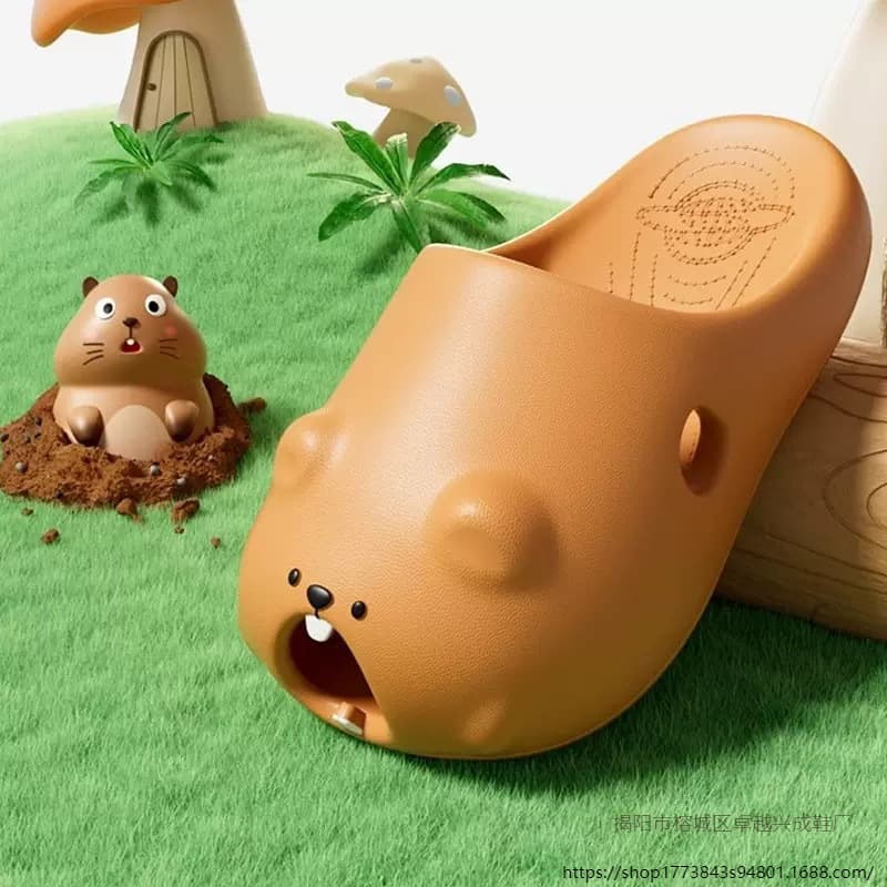 Cartoon Design Groundhog Slippers for Women Summer Home Clog Half Slippers Comfortable Breathable Hole Shoes for Men Couples Outdoor Wear