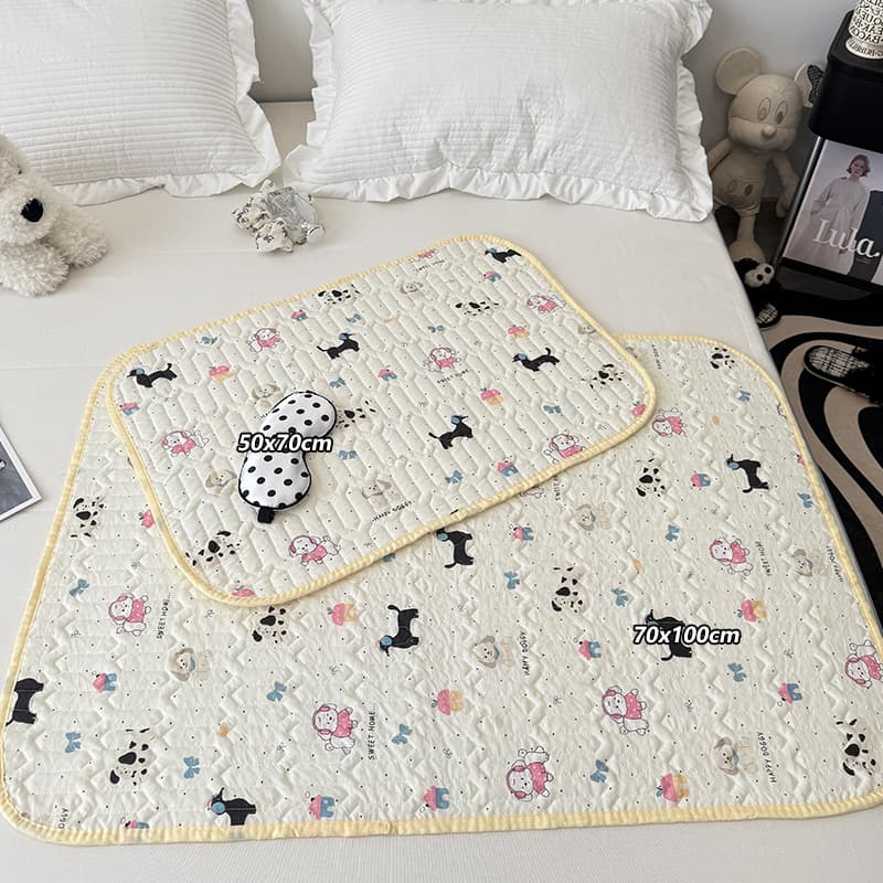 Cute polka dot dog-shaped baby pad, non-slip waterproof thin pad for babies and children, suitable for women during menstruation, leak-proof, easy to wash and care for.